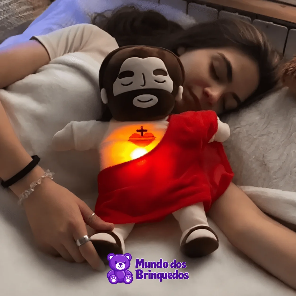 Santo Soninho – O Pelúcia que Abraça com Fé e Acalma a Alma